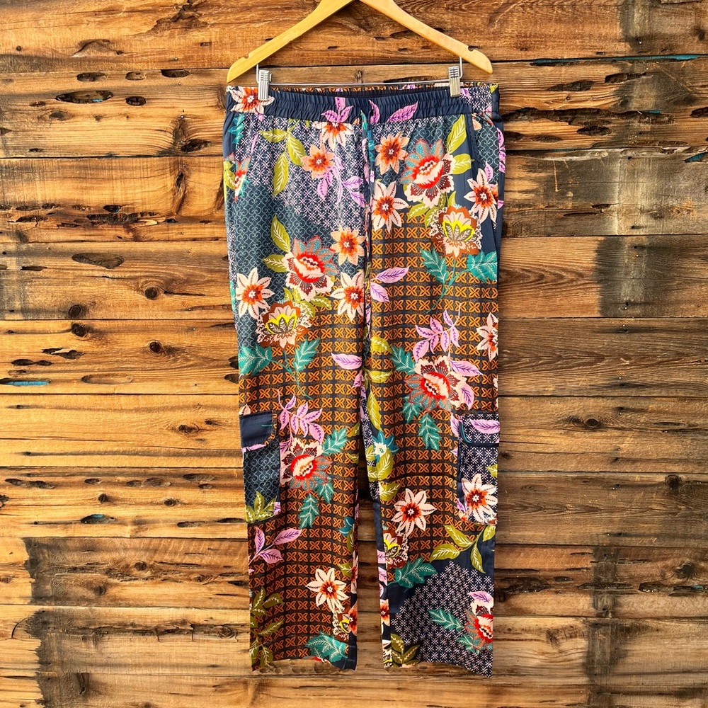 JOHNNY WAS | Silk Floral Patterned Pants L